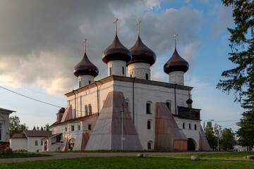 Fototapeta na wymiar Cathedral of the Nativity of Christ in Kargopol