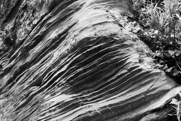 崖の岩の地層