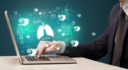 hand browsing on the internet for medical issues