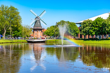 Meyers Mühle und Stadtpark, Papenburg, Niedersachsen, Deutschland 