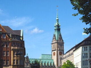 Obraz premium Historic town hall in the city of Hamburg with blue sky