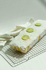 Pastel de limón con glaseado
