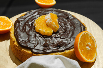 Keke de naranja con cubierta de chocolate