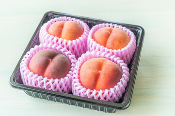 黒いプラスチック容器に入ったワッサー