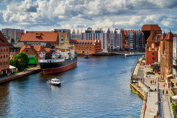 Obraz premium Cityscape on the Vistula River in historic city of Gdansk, Poland. 