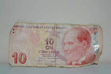 10 Turkish Liras
