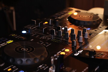 Obraz premium PICKUP Equipamento básico de um DJ
