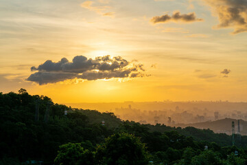 台湾の観光名所を巡っている風景 Scenes from a tour of Taiwan's tourist attractions.