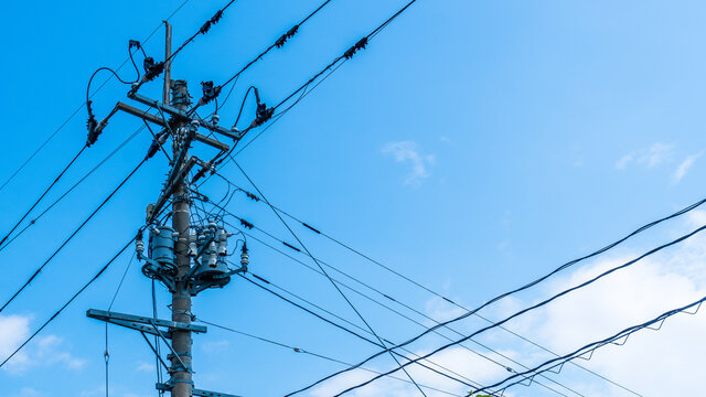 電柱と電線
