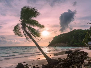 Photo sur Plexiglas Plage blanche de Boracay Jolies couleurs de coucher de soleil sur la plage blanche de l& 39 île de Boracay, aux Philippines. Voyage et nature.