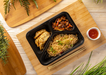 Noodles with beef stew
