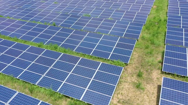 太陽光発電・太陽光パネル・ソーラーパネル・再生可能エネルギー・電気・メガソーラー・ドローン・空撮