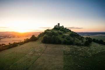 Der Desenberg bei Sonnenaufgang, Luftaufnahme, Warbung, Höxter, Deutschland