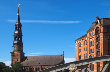 Obraz premium St. Katharinen church in Hamburg Speicherstadt in Germany