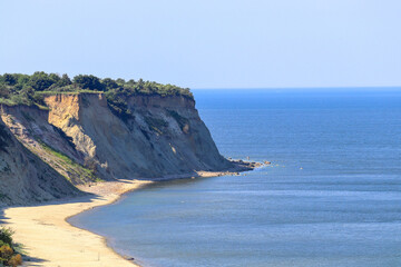 Fototapeta na wymiar The coast of the Baltic Sea. Top view of the sandy cliffs. Donskoe, Svetlogorsk district