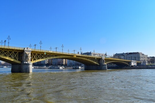 Margaret Bridge or Margit h&iacute;d is a three-way bridge in Budapest, Hungary, connecting Buda and Pest across the Danube and linking Margaret Island.