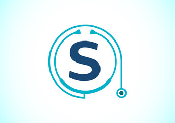 Obraz premium Initial S monogram alphabet with doctor stethoscope. Vector stethoscope logo or icon. Logo for medical and pharmaceutical business and company identity