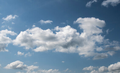 Naklejka premium blue sky with clouds