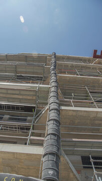 Sistema de bajantes para el vaciado de escombro de las obras y edificios sin apenas esfuerzo, tubos de pvc para el vaciado de escombros de las obras.