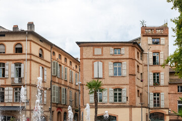 Fototapeta premium Montauban, beautiful french city in the South, old colorful houses 
