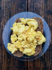 scrambled eggs on bread rolls