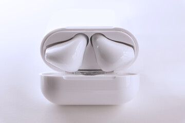 Generic Wireless Ear Phone - white color