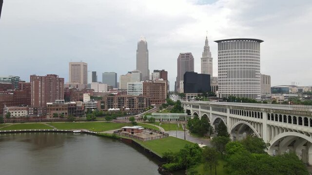 Cleveland, Ohio skyline drone video moving up.