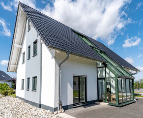 Modernes Wohnhaus für die Familie