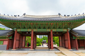 Fototapeta premium 韓国のソウルの観光名所を旅行している風景 A scene from a trip to a tourist attraction in Seoul, South Korea.