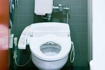 日本の公衆トイレの便器