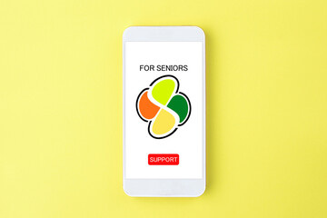 高齢者用のスマートフォンイメージ