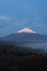 Fototapeta premium 朝の山中湖・パノラマ台からの絶景