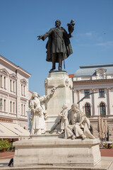 Obraz premium Kossuth Lajos Sttatue in the city center of Szeged. Hungary ,July 2021,