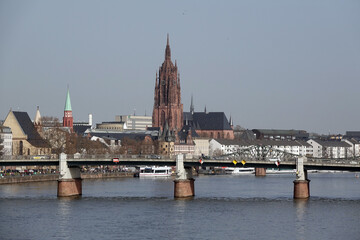 Main und Dom in Frankfurt