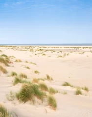 Crédence de cuisine en verre imprimé Mer du Nord, Pays-Bas dunes and beach on dutch island of texel on sunny day with blue sky