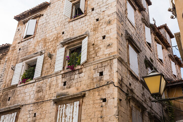 Fototapeta na wymiar クロアチア　トロギルの旧市街の街並み