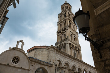 Fototapeta na wymiar クロアチア　スプリットの旧市街の聖ドムニウス大聖堂
