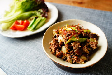 茄子の肉みそ