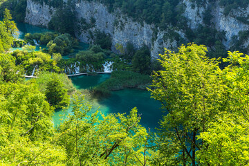 クロアチア　プリトヴィツェ湖群国立公園の湖とハイキングコース