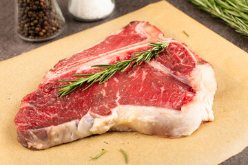 Rohes frisches T-Bone Steak 
