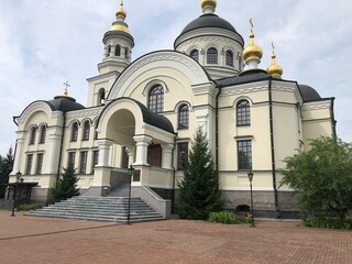 church of the holy trinity