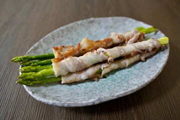 アスパラの肉巻き