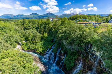 Fototapeta na wymiar 日本　北海道　美瑛　白ひげの滝