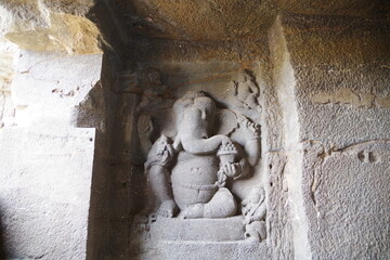 インド　世界遺産エローラ石窟群