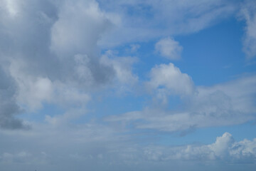 ciel d'orage, nuages gris