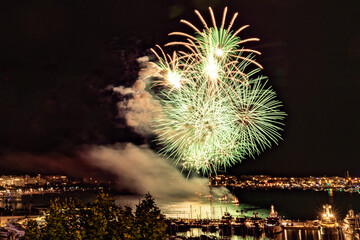 Feu d'artifice de Pyragric lors du festival pyrotechnique de Cannes