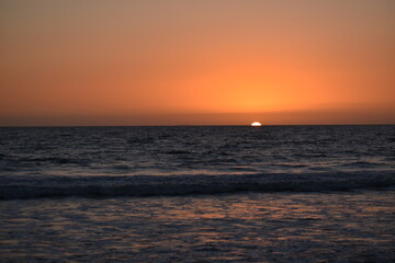 Atardecer en el mar