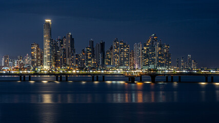 Fototapeta na wymiar Night in Panama city