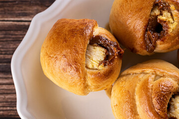 Sweet bread filled with dulce de leche