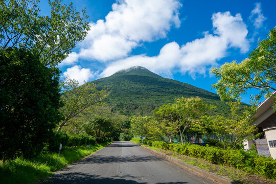 鹿児島県指宿市の開聞岳を登山している風景 A view of climbing Mt. Kaimon in Ibusuki City, Kagoshima Prefecture, Japan.